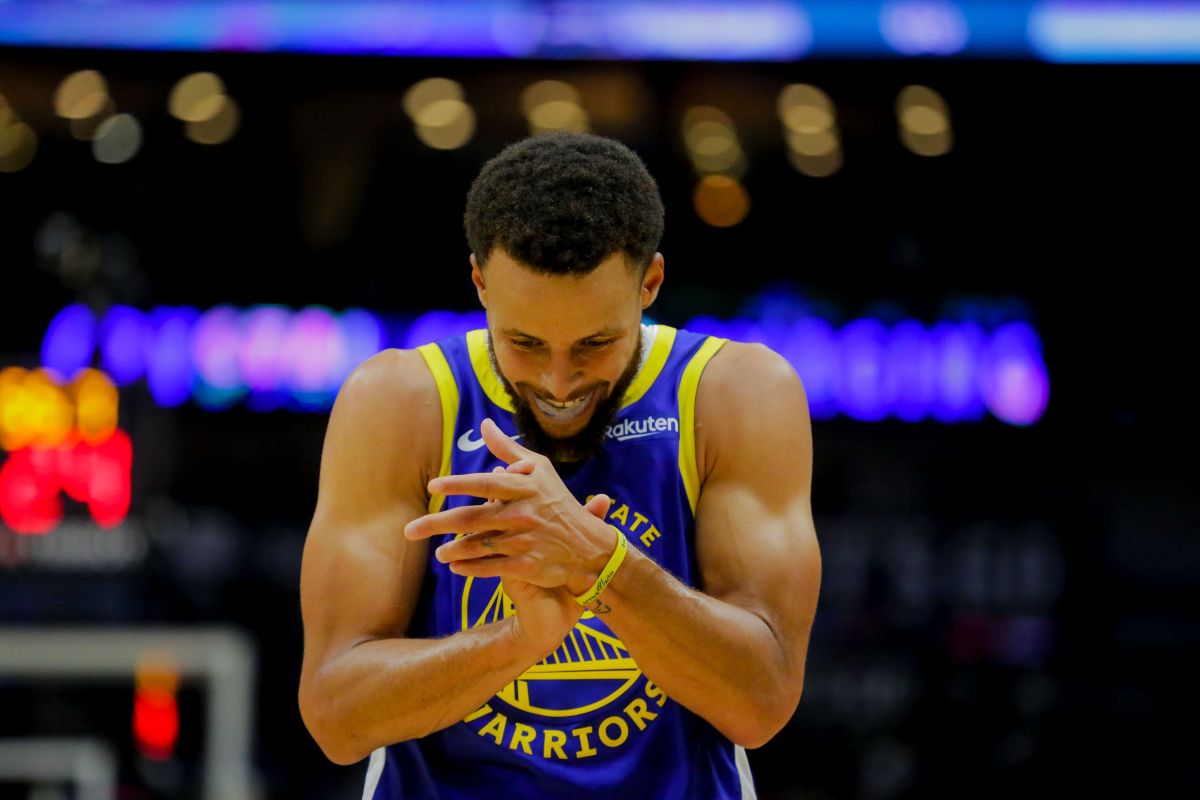 Stephen Curry absen lagi lantaran sakit