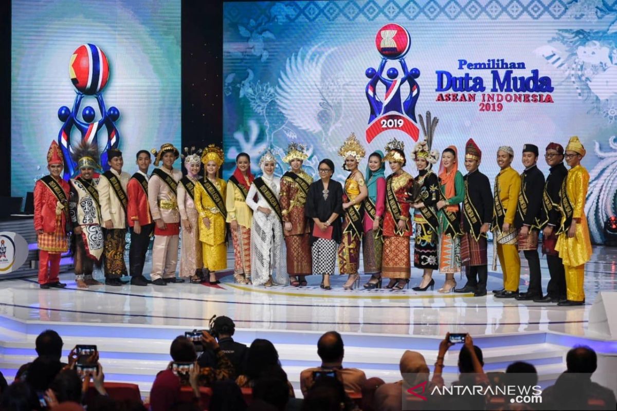 Mahasiswi Unej terpilih duta muda ASEAN Indonesia 2019