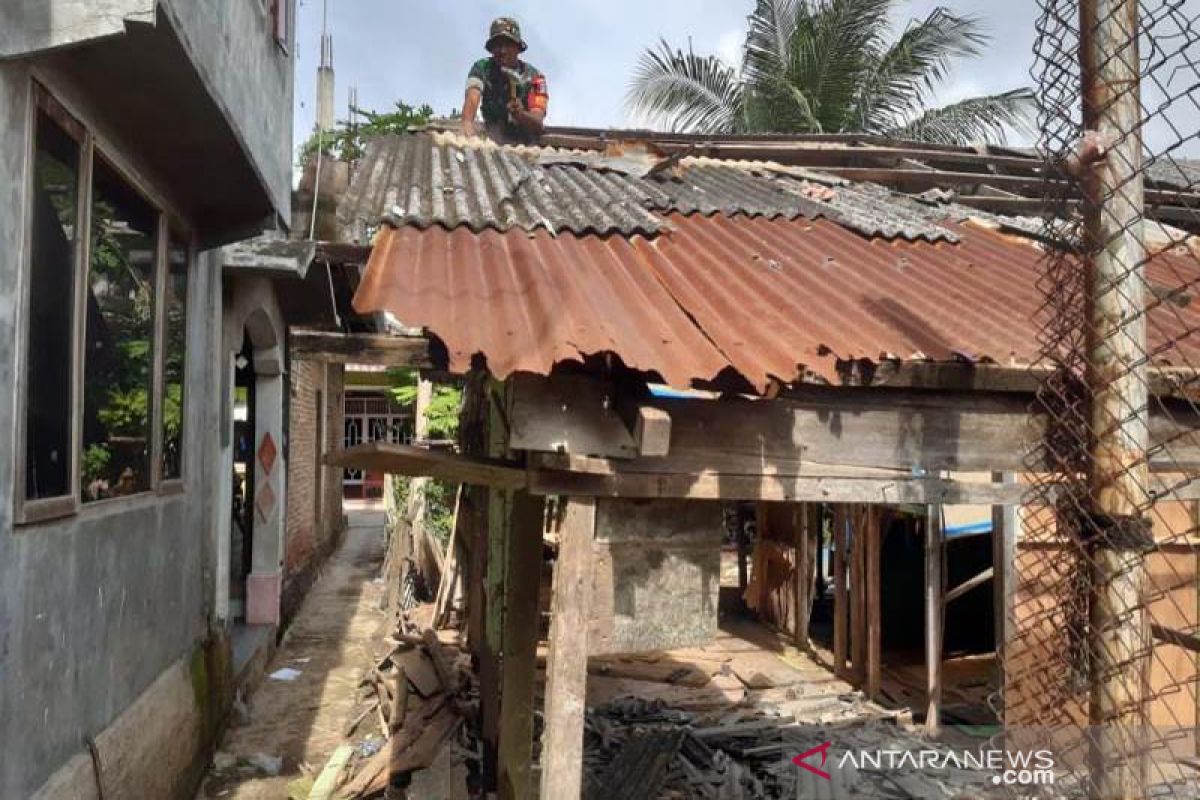 Laksanakan serter, Kodim 0103/Aceh Utara renovasi RTLH