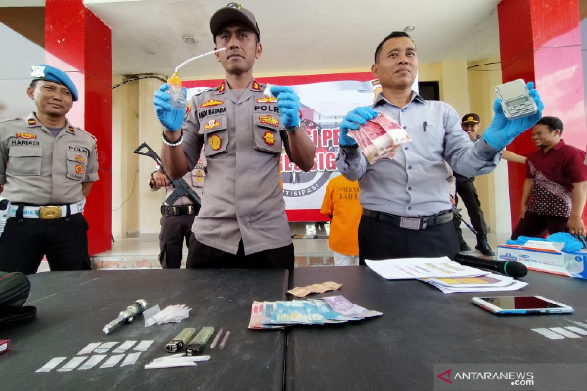 Polres Sigi ringkus tiga terduga pengedar sabu