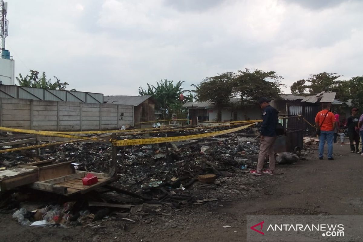 Penyebab kebakaran kios penampungan pedangan Pasar Pelita Kota Sukabumi diselidiki