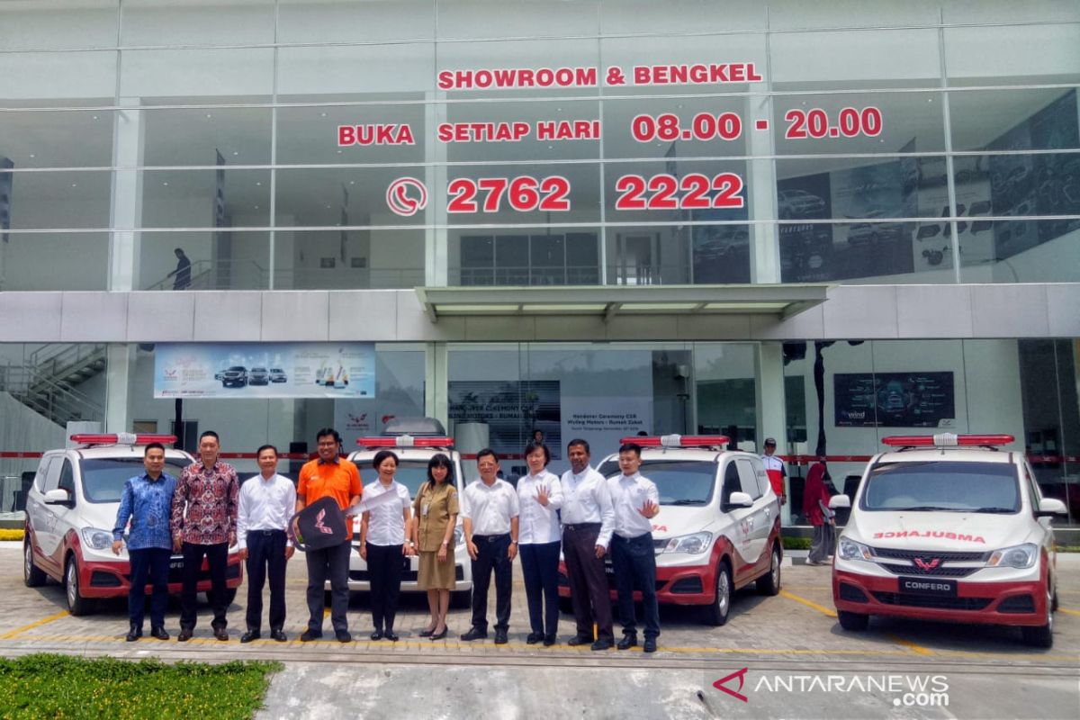 Wuling bagikan lima kendaraan Confero yang diubah menjadi ambulans