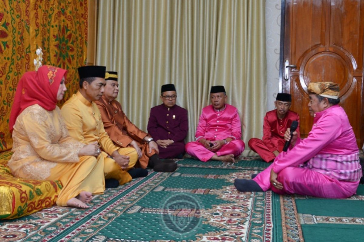 Kapolda Gorontalo yang baru jalani upacara adat 