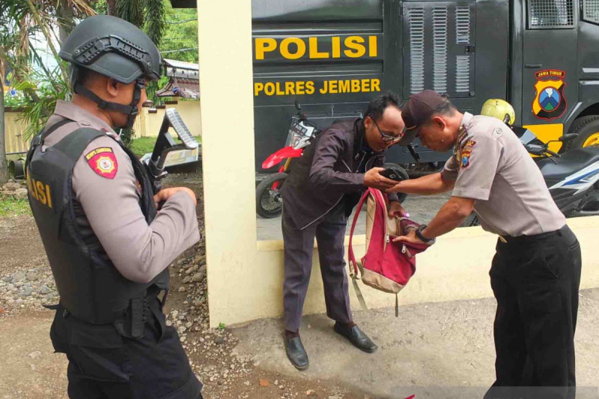 Polres Jember perketat pengamanan pascaledakan bom di Medan