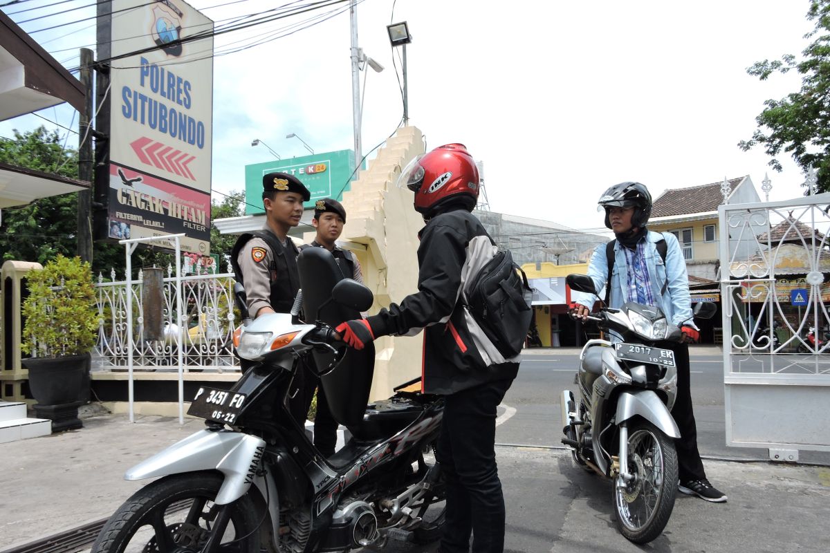Pasca-bom bunuh diri Medan, Polres Situbondo perketat penjagaan (Video)