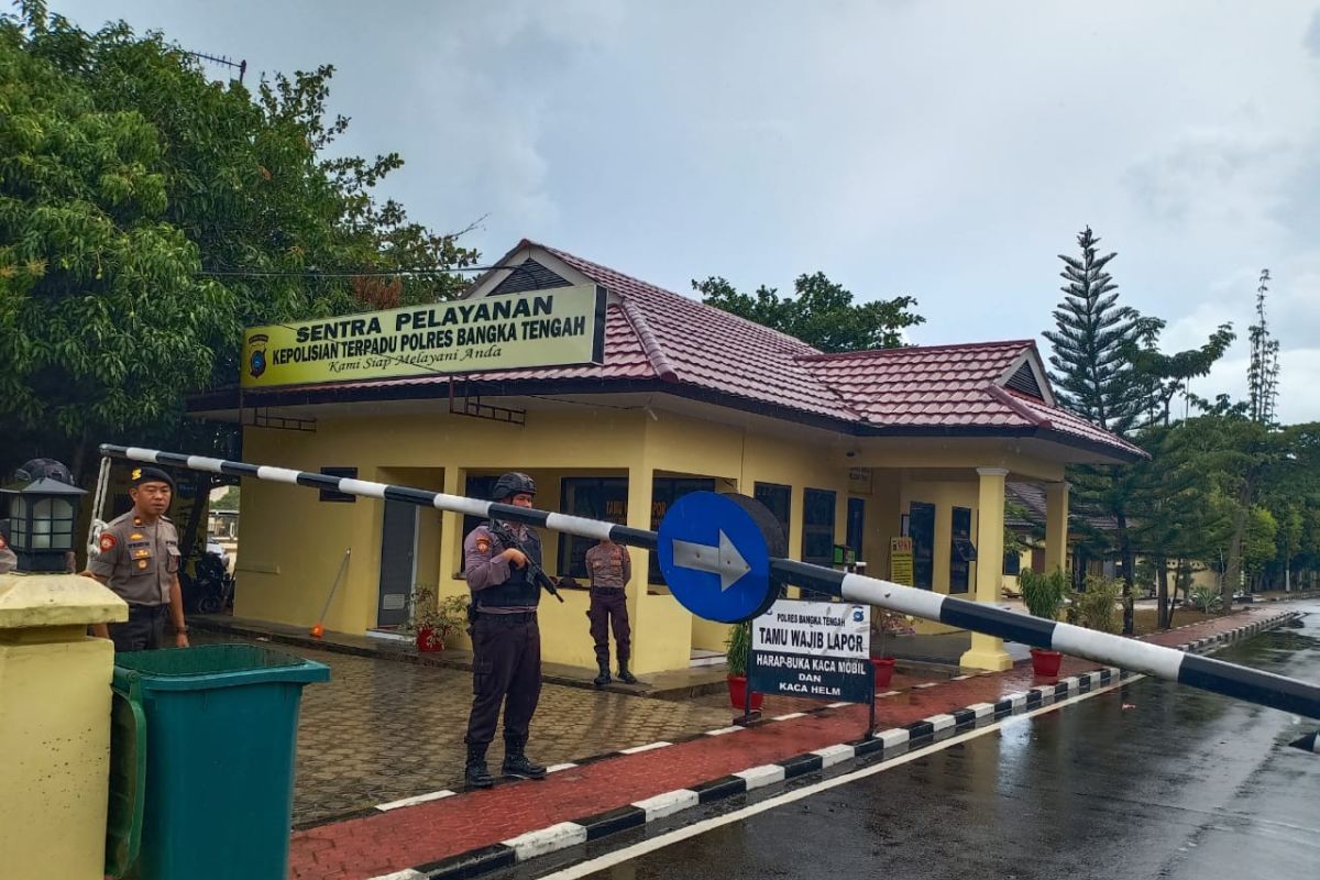 Pascaledakan bom di Medan, Polres Bangka Tengah perketat pengamanan