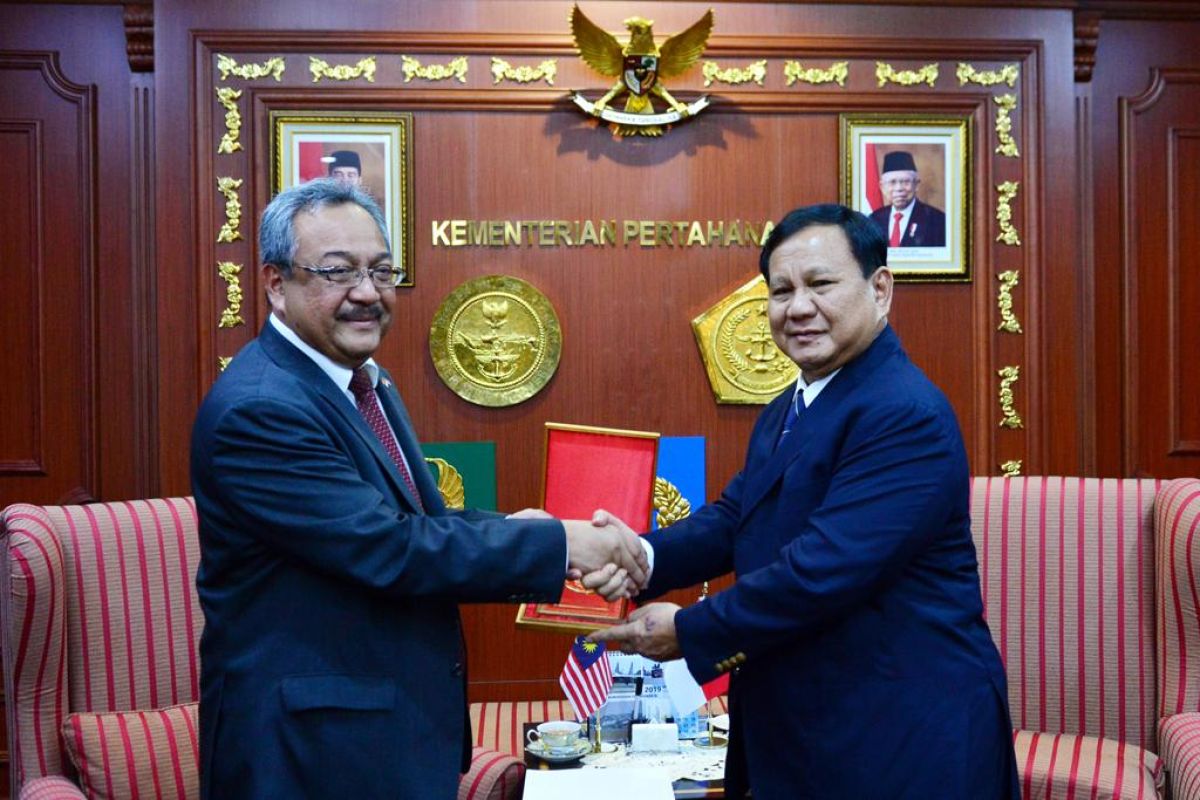 Prabowo receives courtesy call from Malaysian Ambassador