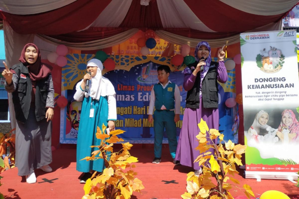 ACT Jatim berikan dongeng kemanusiaan kepada siswa sekolah dasar