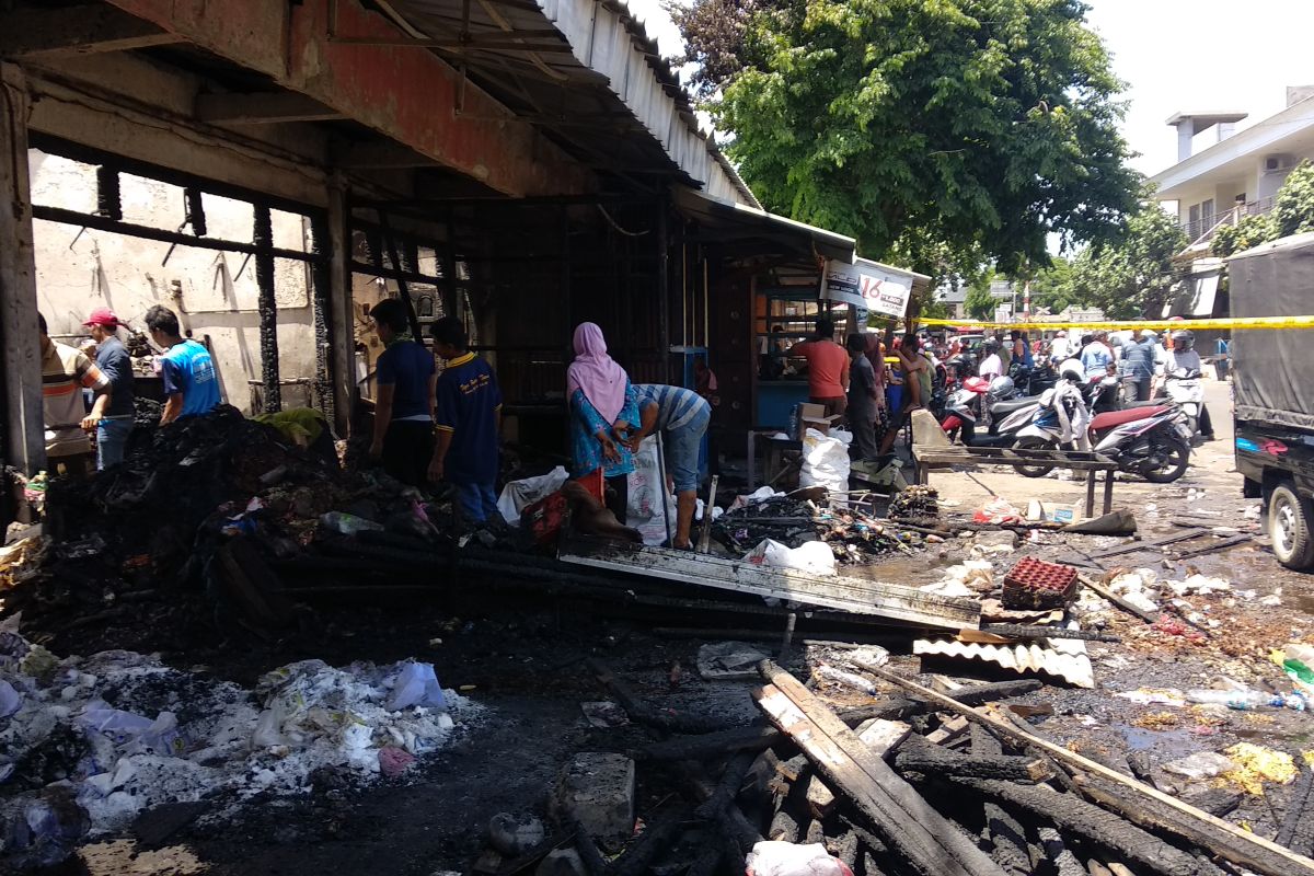 Pascakebakaran, ratusan pedagang Pasar Ngunut Tulungagung direlokasi