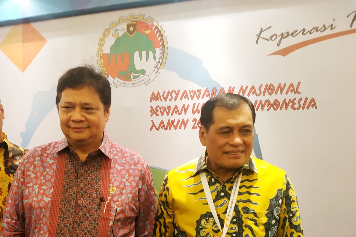 Nurdin Halid isyaratkan Airlangga terpilih aklamasi di Munas golkar
