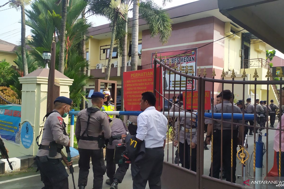 Tim laboratorium forensik lakukan olah TKP ledakan di Mapolrestabes Medan