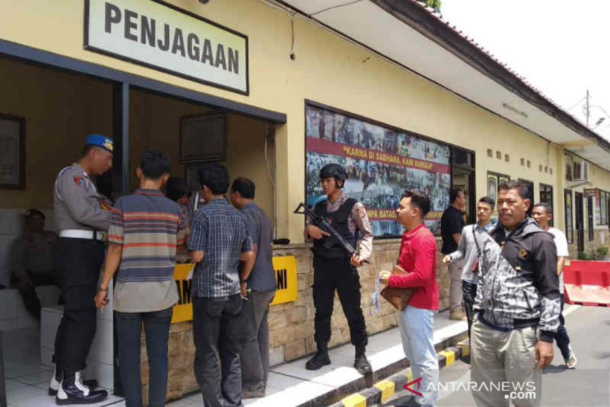 Polres Cirebon perketat penjagaan setelah bom di Polrestabes Medan