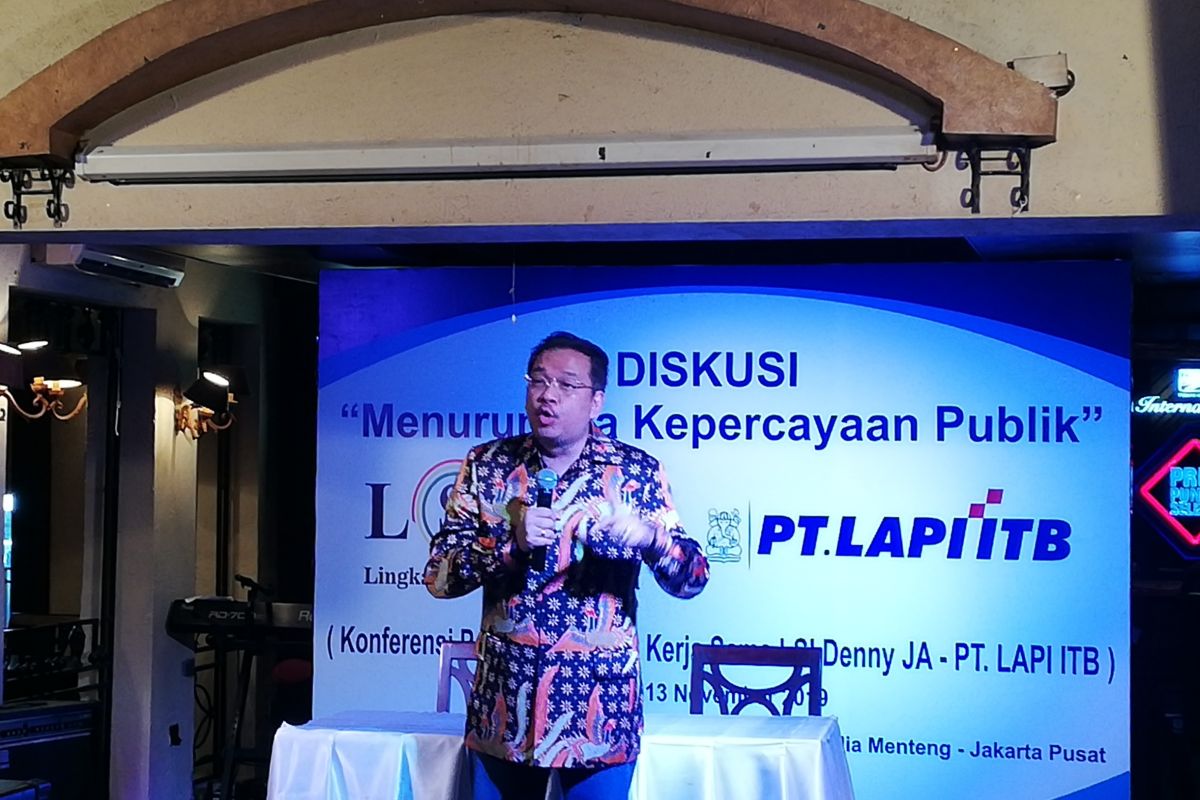 Denny JA: Jokowi-Prabowo ajak berpolitik secara rileks