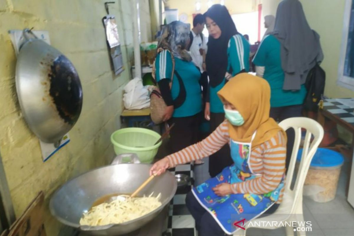 IKM Bangka Selatan lakukan kunjungan ke pelaku usaha di Bangka