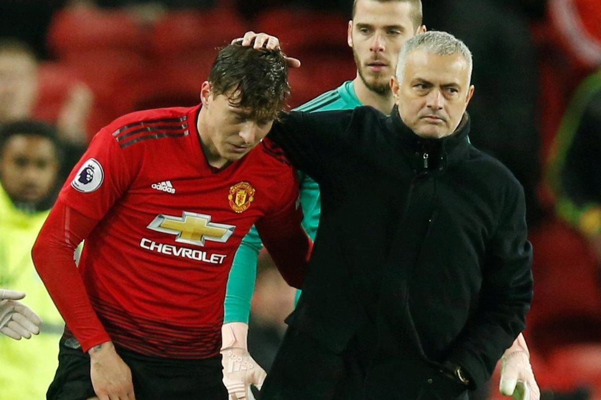 Bek MU Victor Lindelof kangen Jose Mourinho