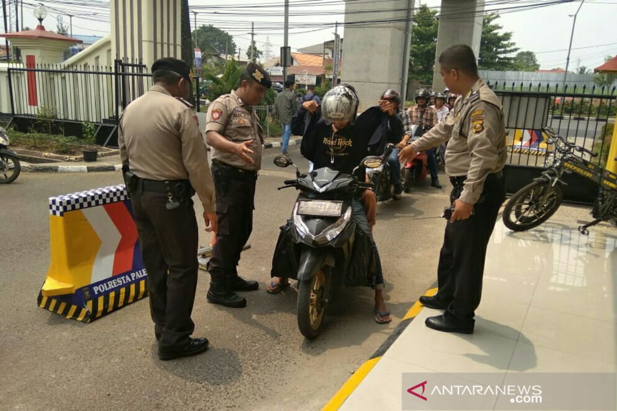 Polrestabes Palembang perketat keamanan  pengunjung