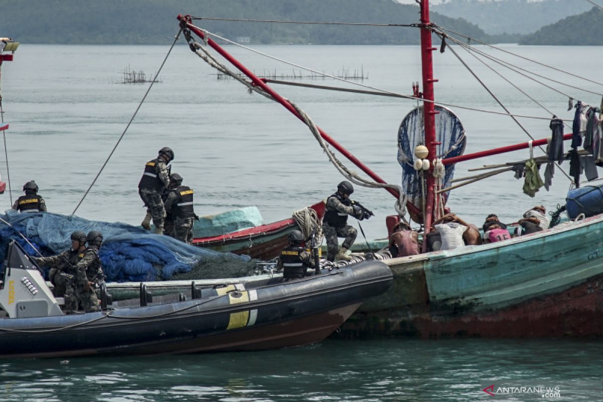 Kapal asing tidak cocok untuk nelayan Natuna