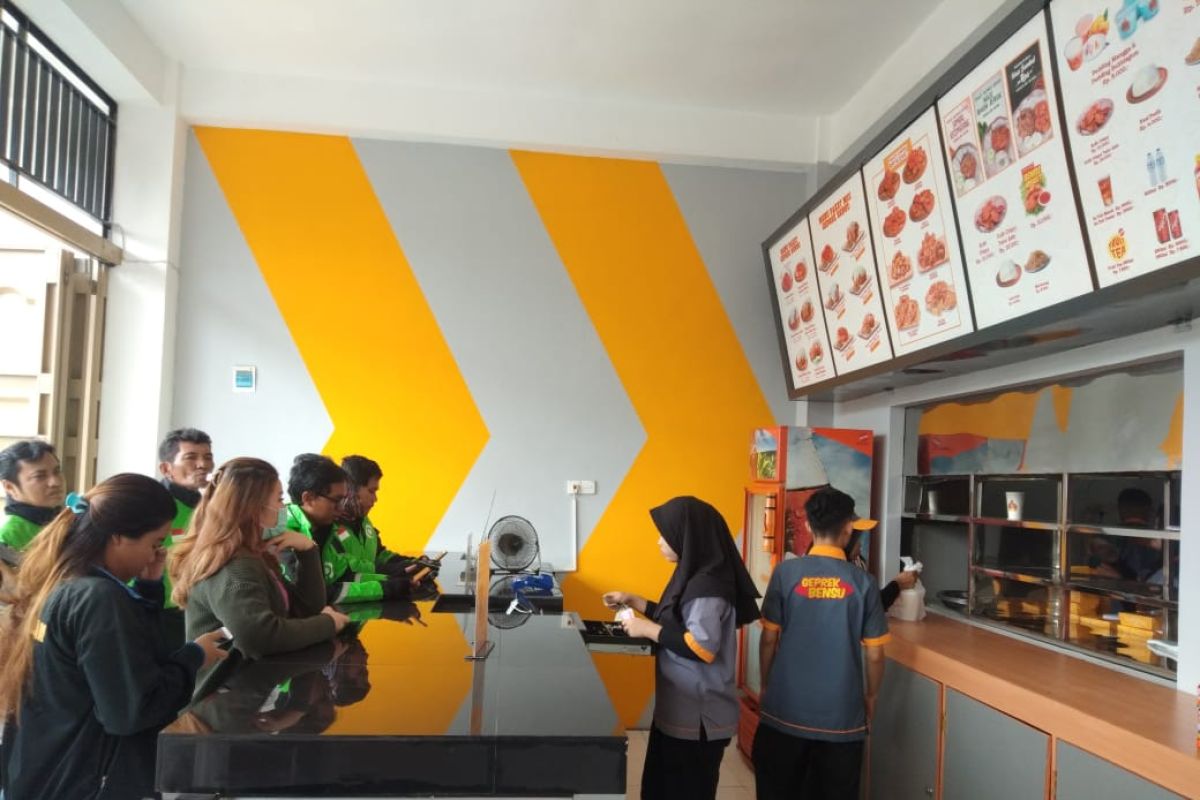 Outlet Geprek Bensu Tak Penuhi Syarat, Ruben Onsu Pindahkan Usaha ke Lokasi Baru