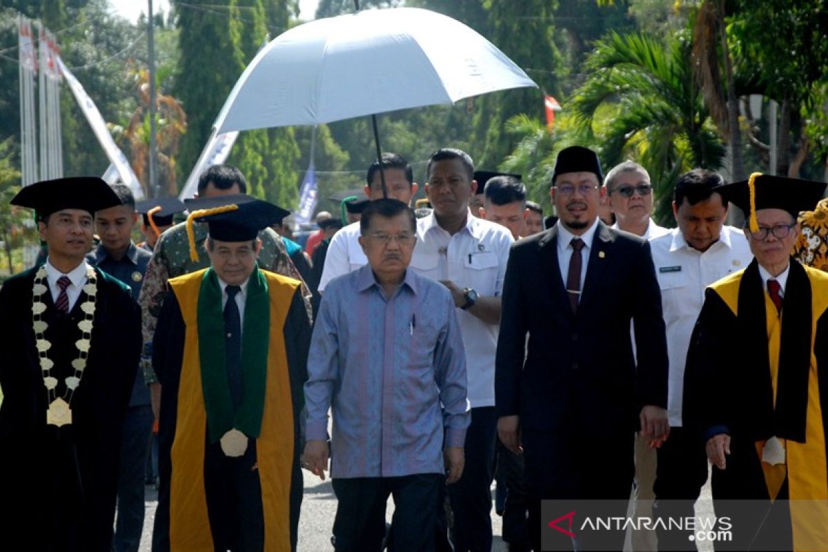 Jusuf Kalla hadiri milad UIN Makassar