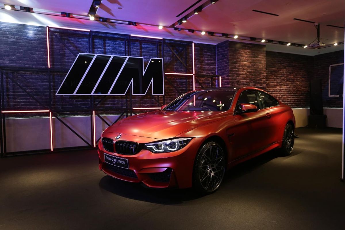 Dibanderol Rp2,3 miliar, BMW M4 Competition unggulkan luar-dalam