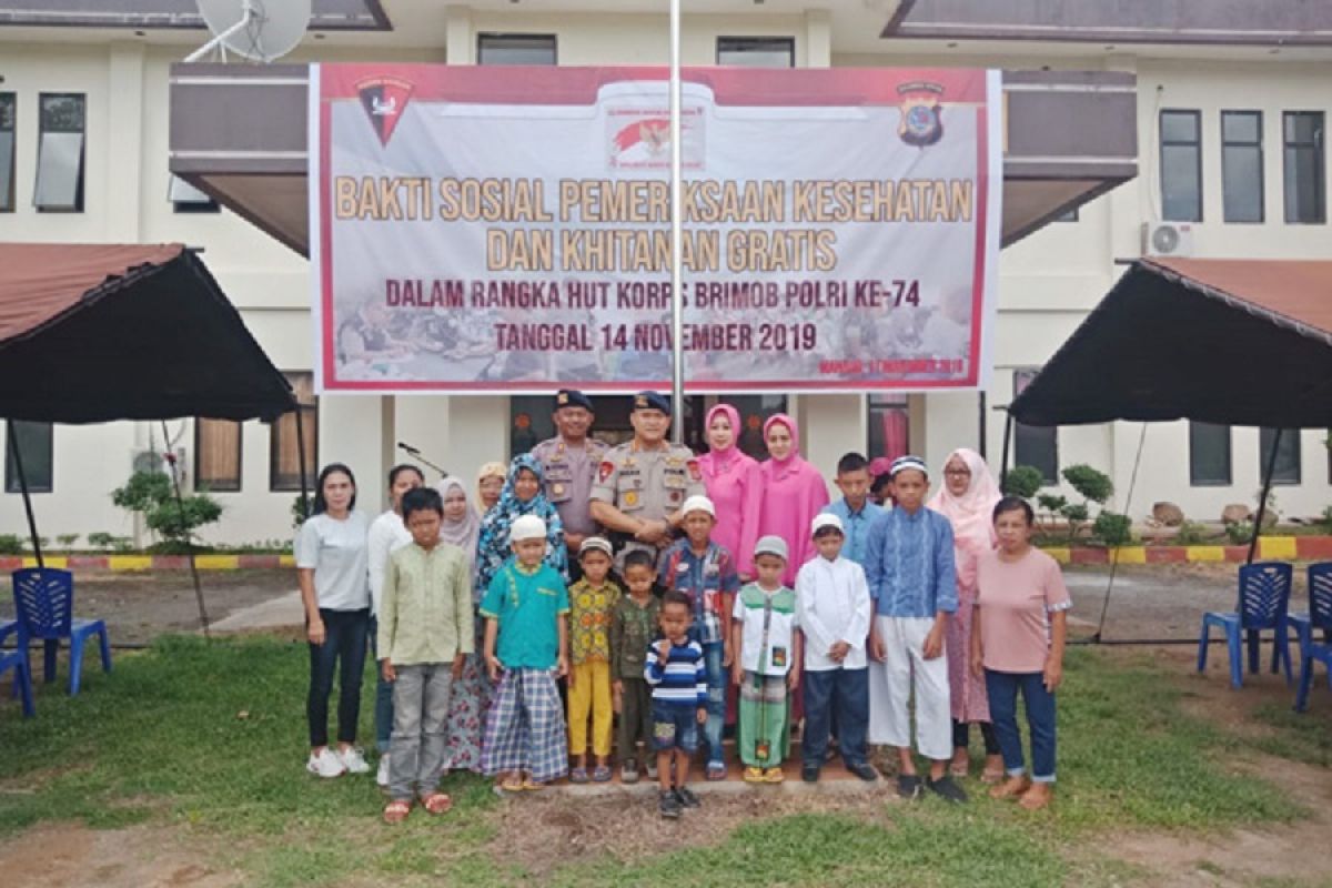 Satbrimob Polda Sulawesi Utara gelar pemeriksaan kesehatan gratis