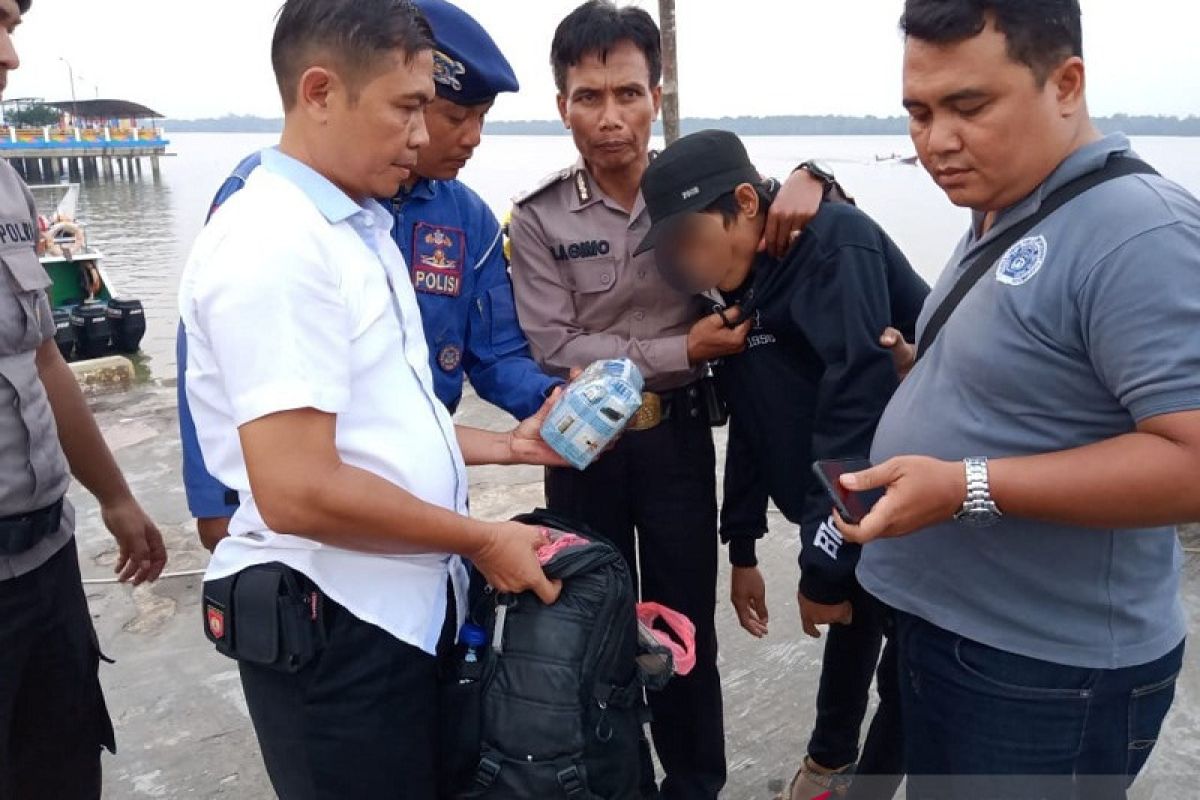 Drug courier arrested in Jambi with one kg crystal meth