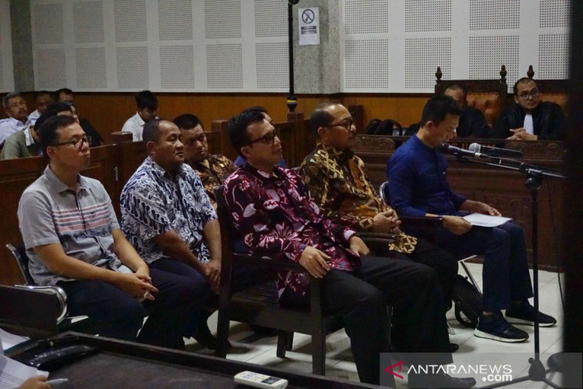 Jaksa KPK cecar pejabat imigrasi terkait uang dalam koper Kurniadie