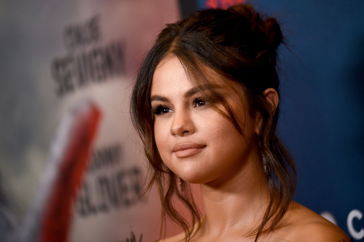 Selena Gomez dan Julia Michaels bikin tato kembar