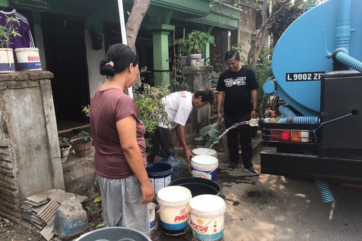 Kemarau panjang, ratusan KK di Kota Kediri masih kekurangan air