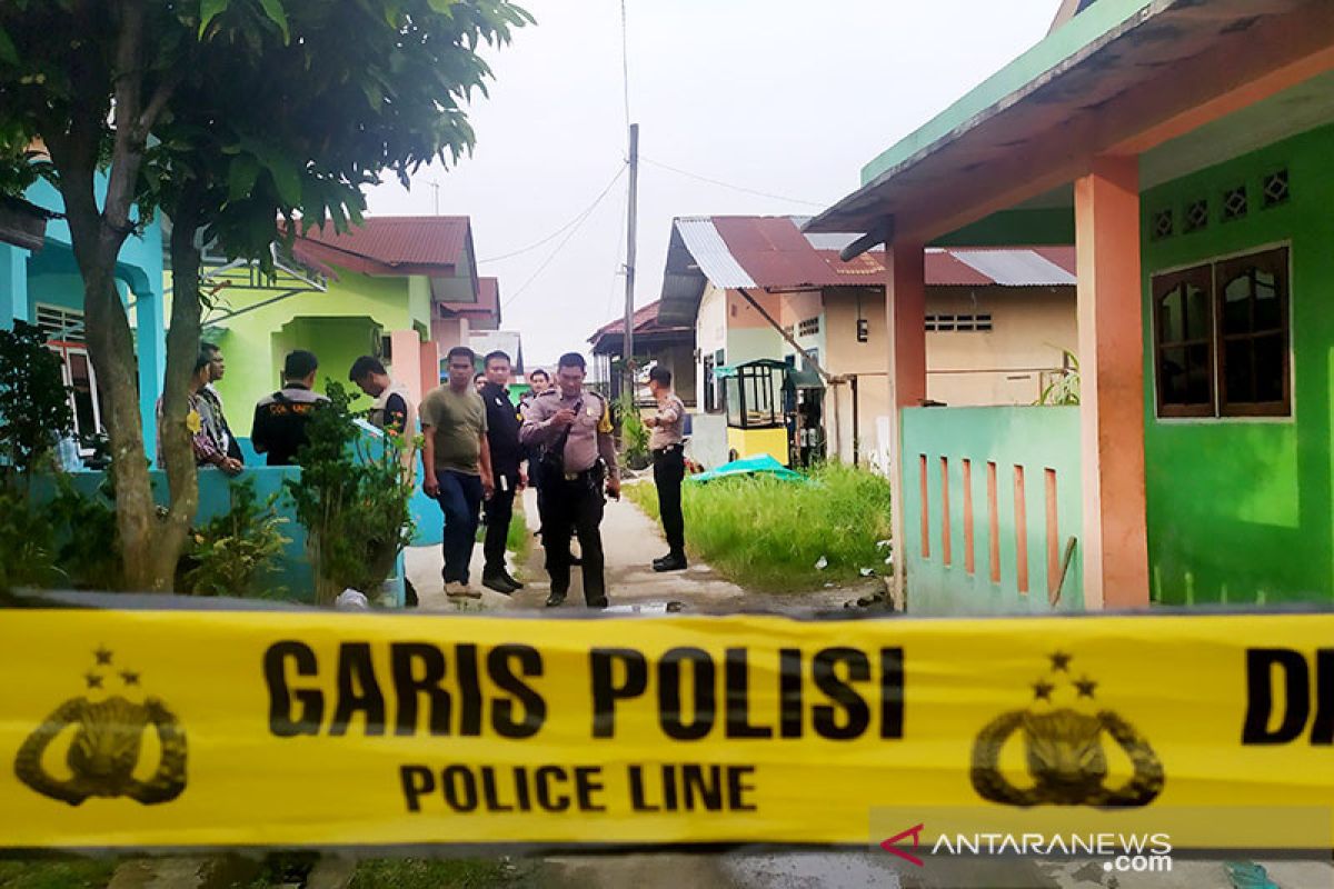 Berita hukum kemarin, bom di Medan hingga bandar sabu tewas ditembak