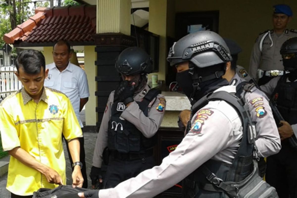 Polres Madiun Kota perketat penjagaan pos mako usai ledakan bom Medan