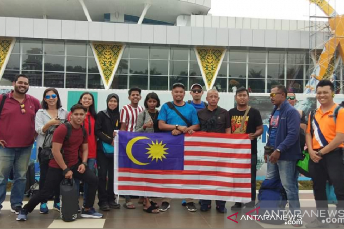 Malaysia dan Brunei tiba untuk Siak International Serindit Boat Race