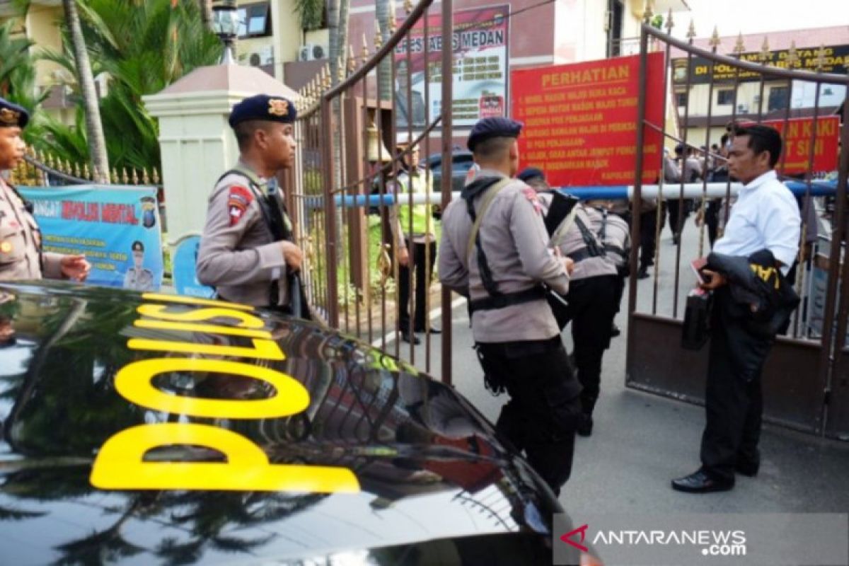 Khofifah ingatkan awasi lingkungan tingkatkan kewaspadaan terorisme