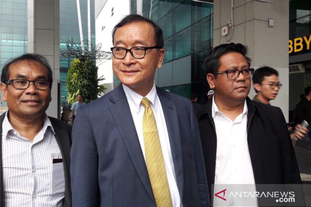 Pemimpin oposisi Kamboja Sam Rainsy tiba di Jakarta pada Kamis