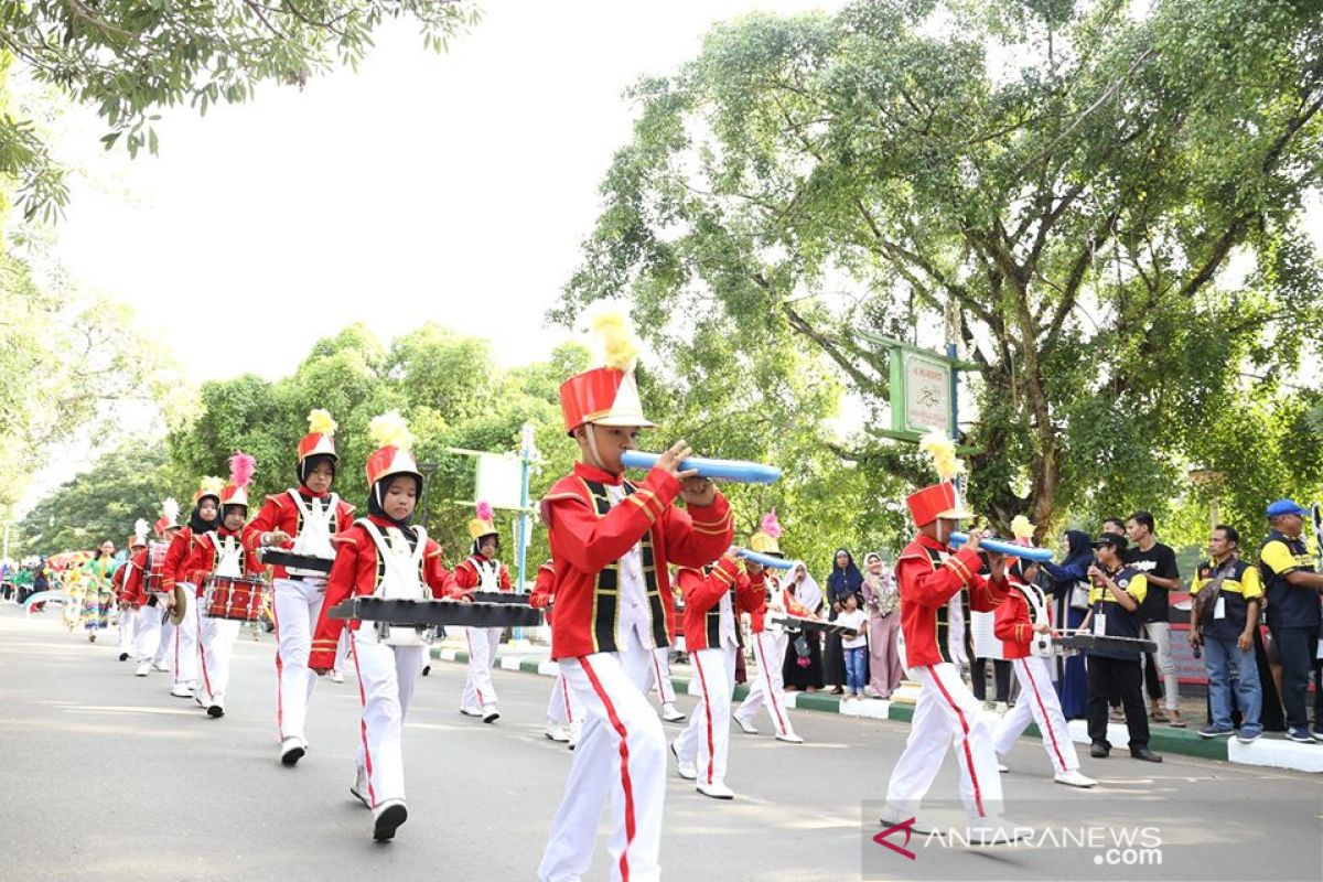 HSS tuan rumah Lomba Drumband Paman Birin Cup 3