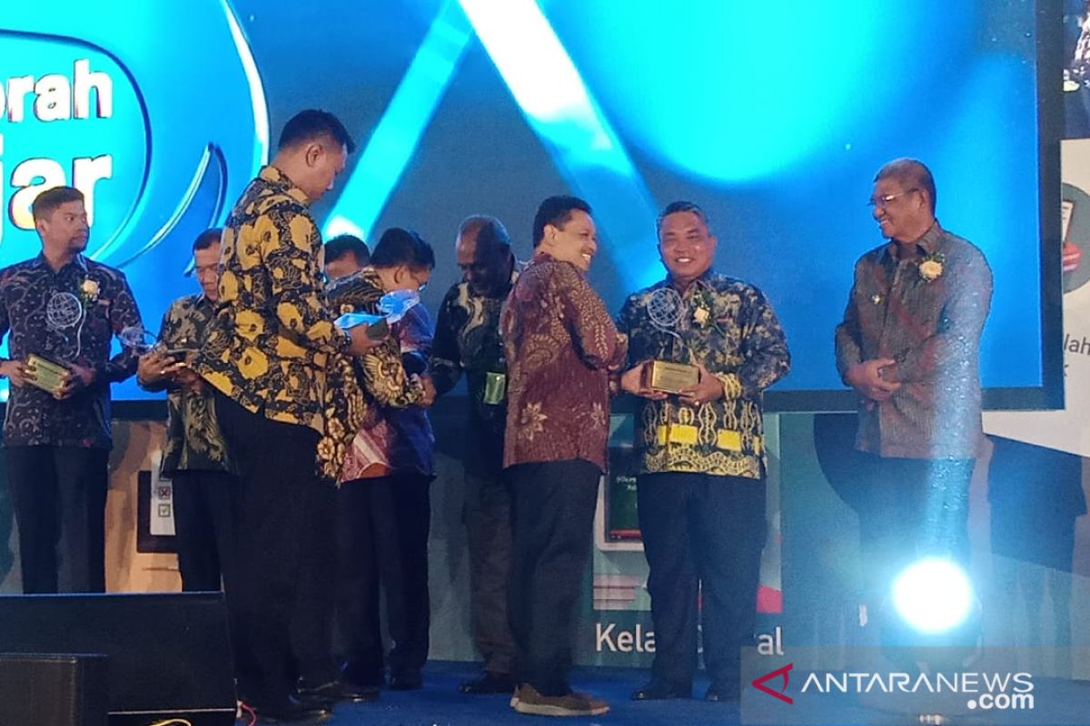 Wali Kota terima penghargaan Ki Hajar Dewantara 2019