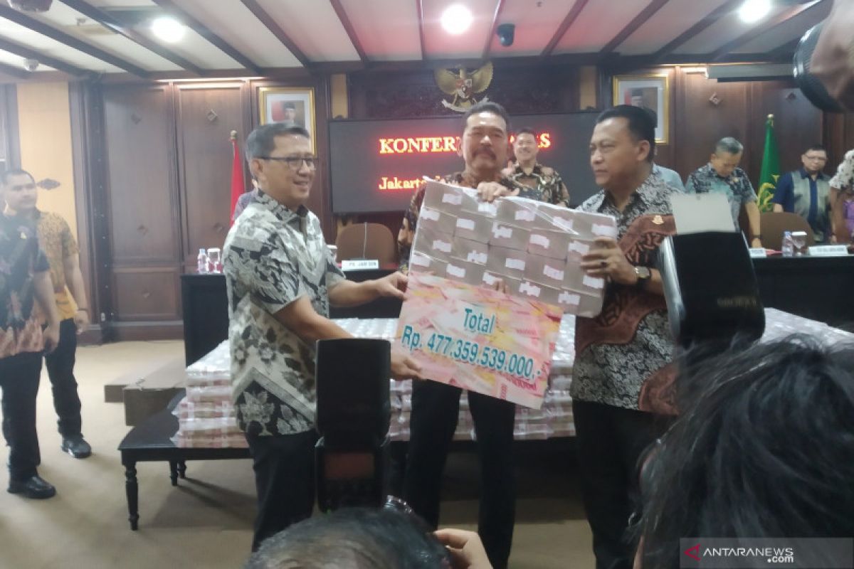 Kejagung setor uang barang bukti kasus Kokos ke kas negara