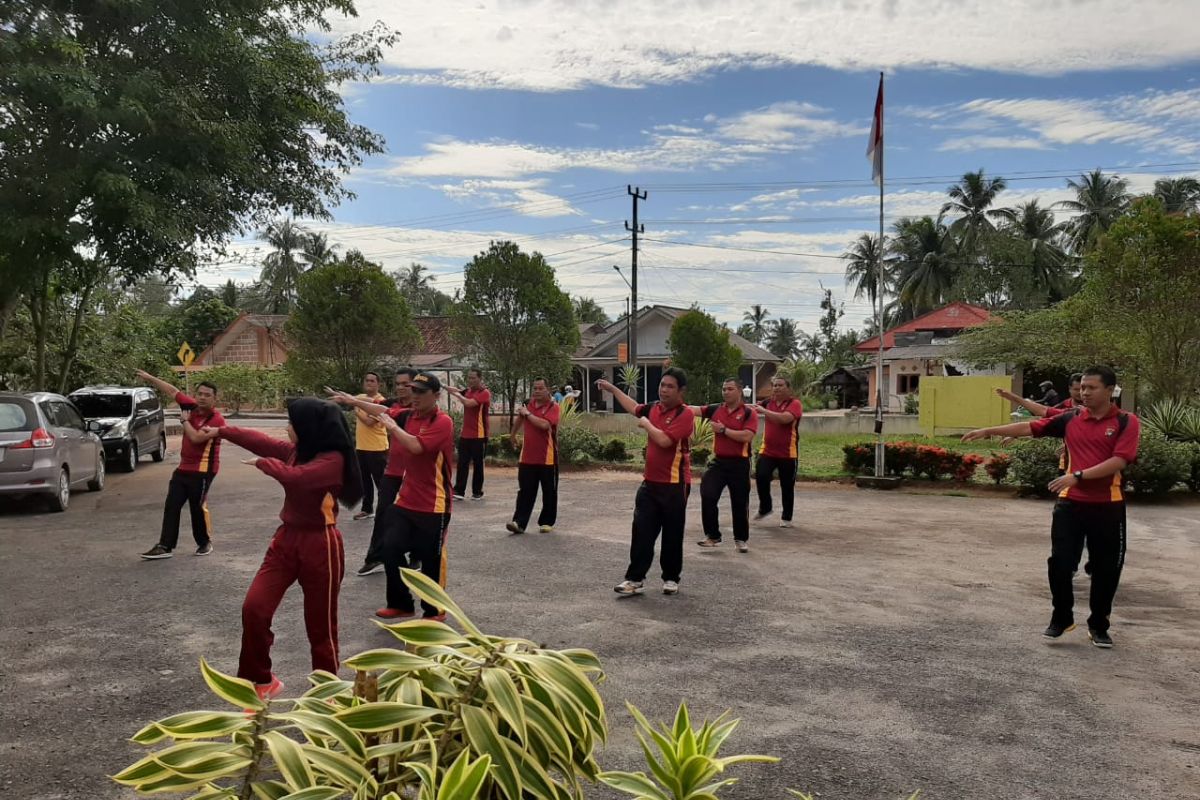 Polsek Pemali gelar Senam Bedincak (Video)