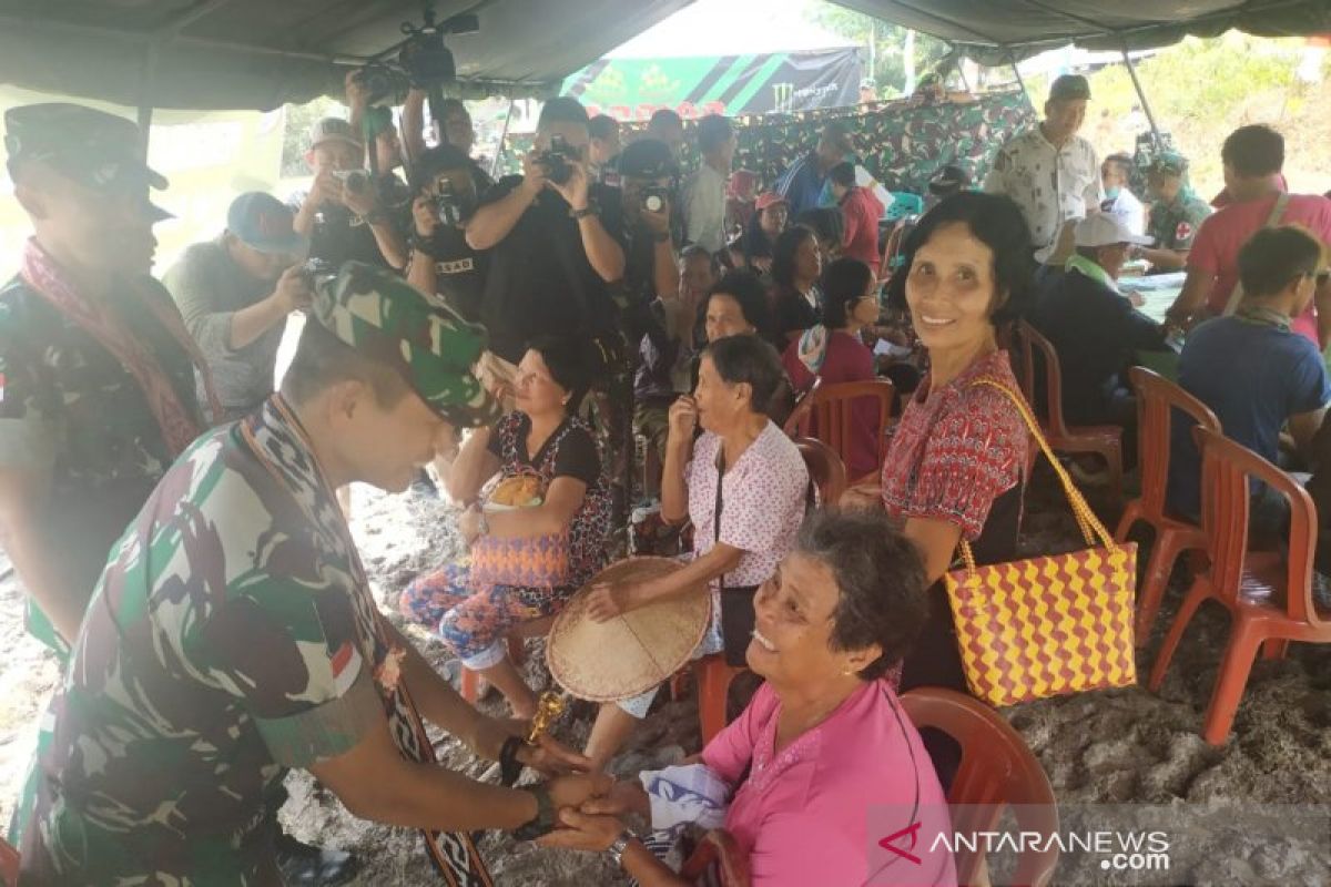 Pangdam Tanjungpura hadiri Petasan di perbatasan Indonesia - Malaysia