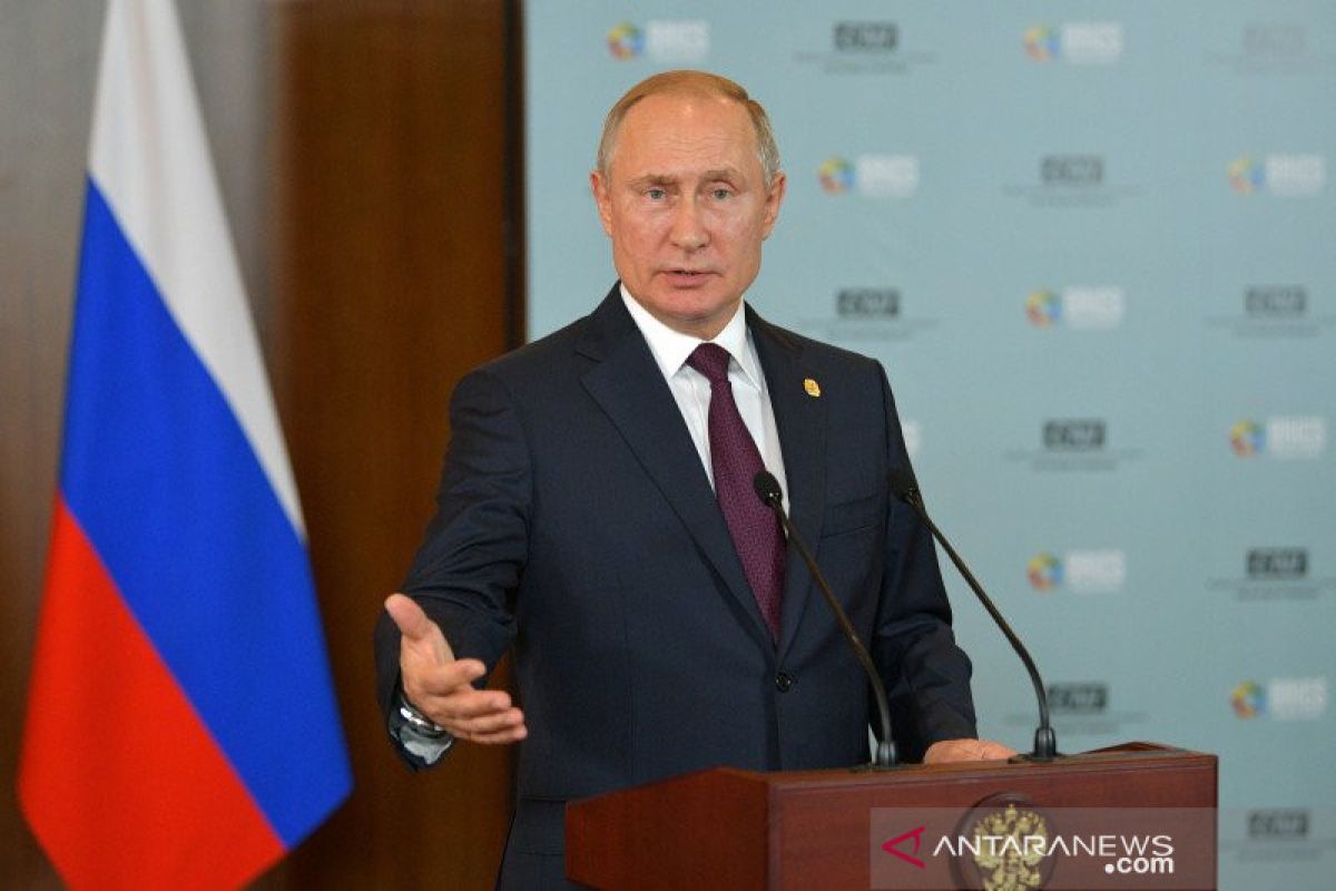 Berita dunia - Putin: Kasus pemakzulan terhadap Trump 'dibuat-buat'