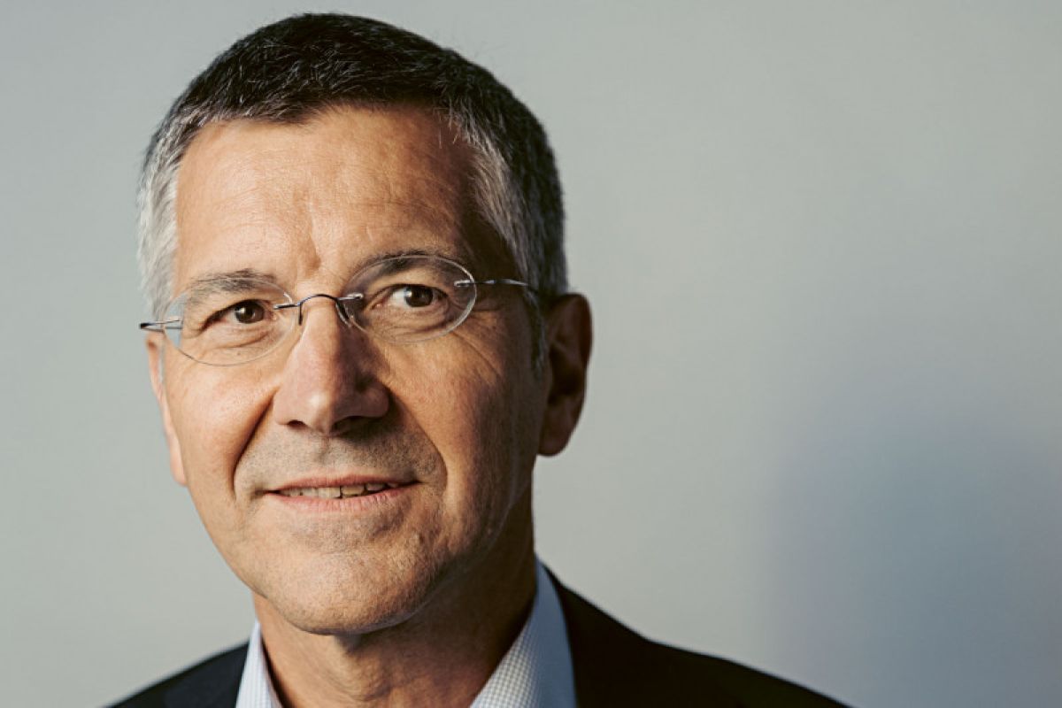 Mantan CEO Adidas resmi jadi presiden Bayern Munchen
