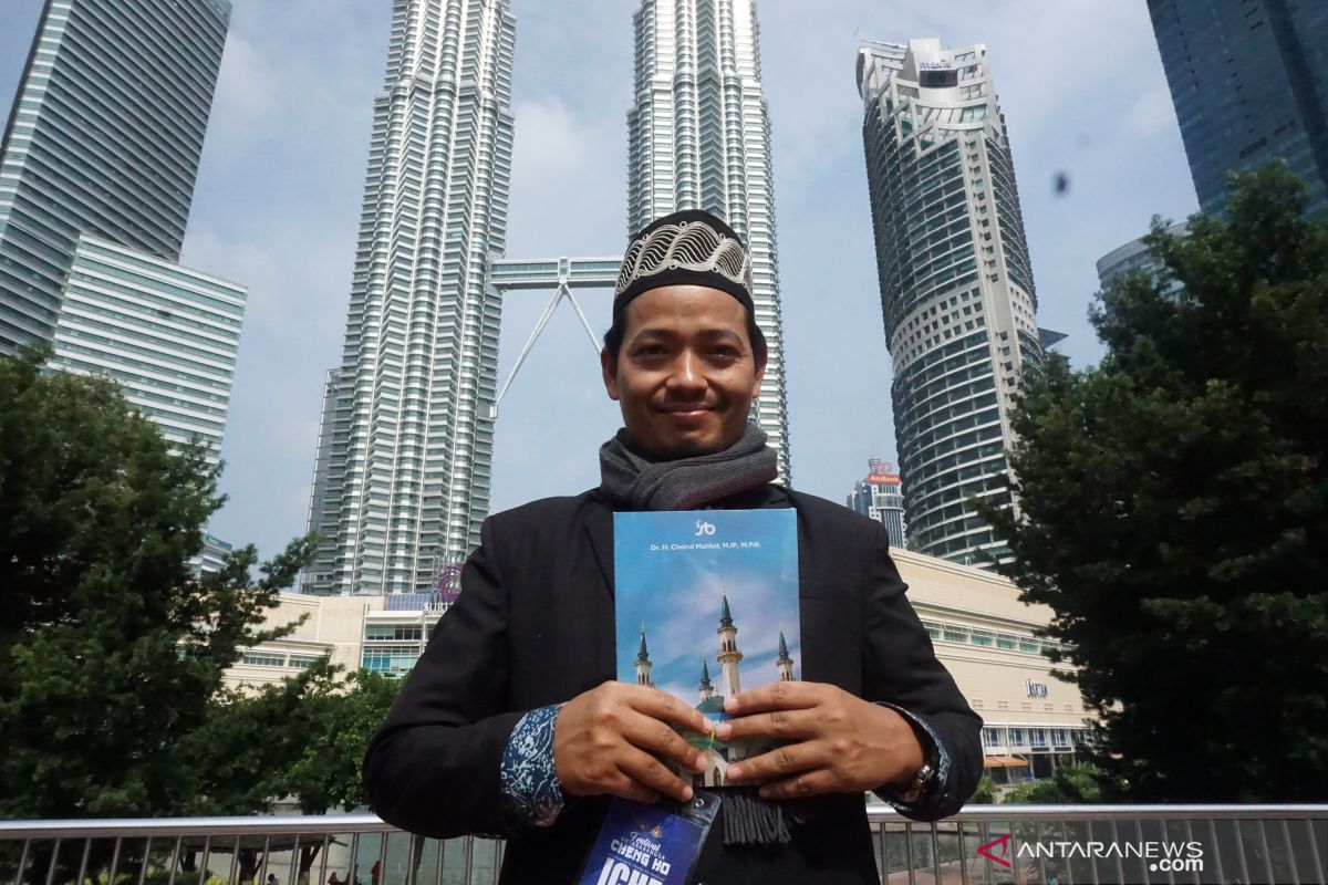 Seorang Dosen ITS luncurkan buku di KLCC Kuala Lumpur