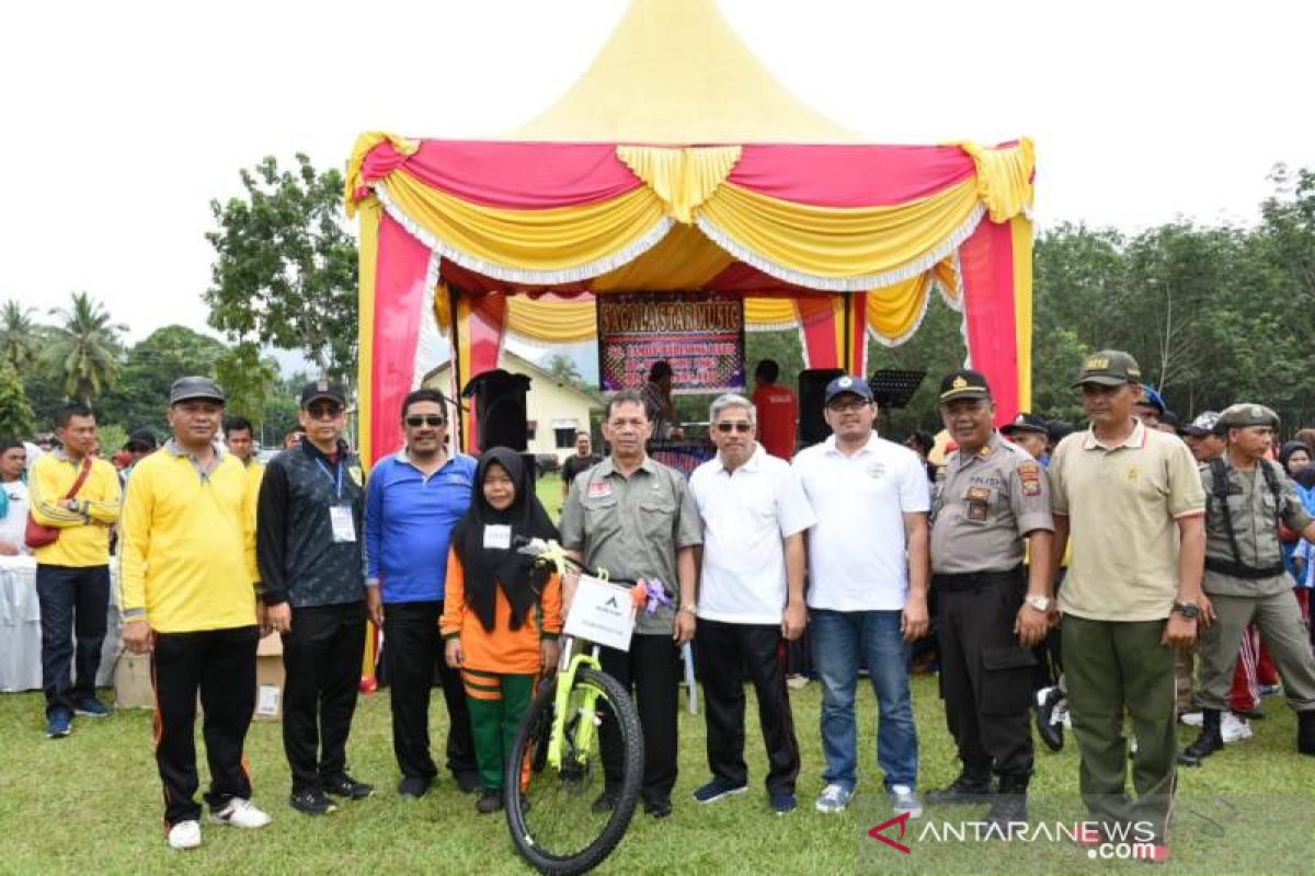 Ribuan peserta ramaikan jalan santai HUT ke-69 Tapsel