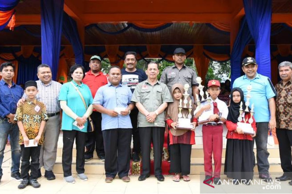 Lomba puisi dan drum band meriahkan HUT ke- 69 Pemkab Tapsel berakhir