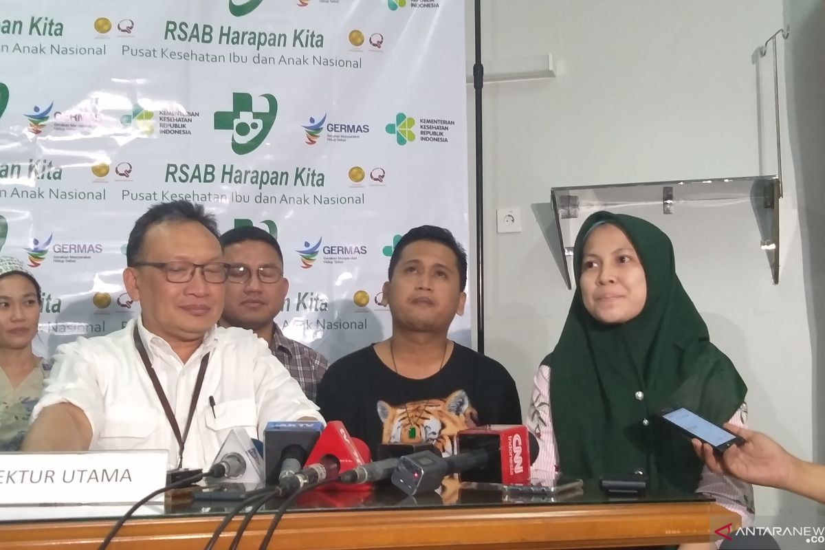 Orang tua kembar Ardi-Ardan berterima kasih kepada dokter-donatur