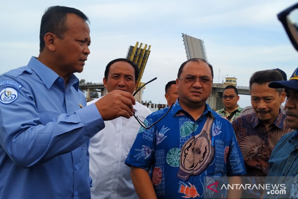 Menteri Edhy janji tindak tegas kapal trawl di Bangka Selatan