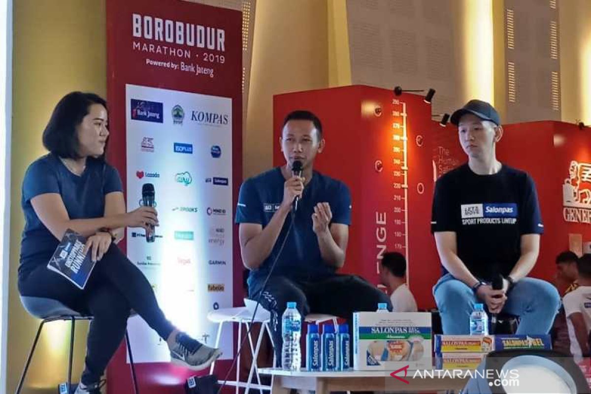 Peserta Borobudur Marathon 2019 mendapat edukasi dari pelatih nasional