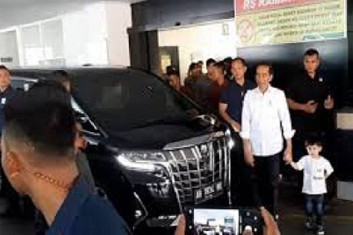 Presiden Jokowi tengok cucu ketiganya di Rumah Sakit PKU Muhammadiyah