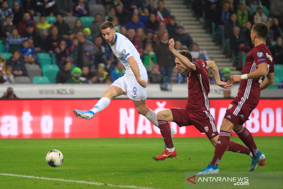 Slovenia menang atas Latvia,  namun nasibnya di tangan Austria