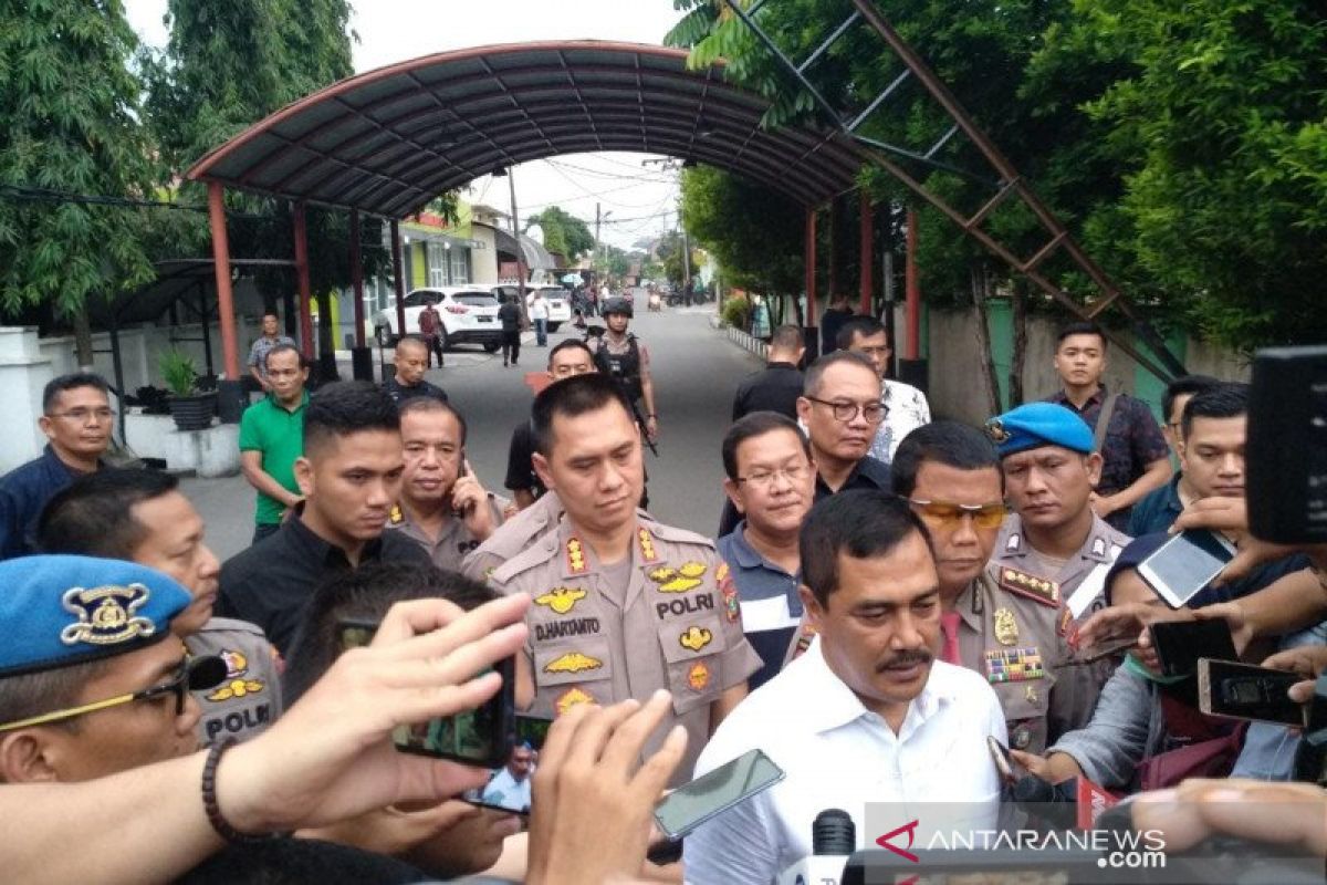 Densus 88 amankan dua orang terduga teroris di Medan